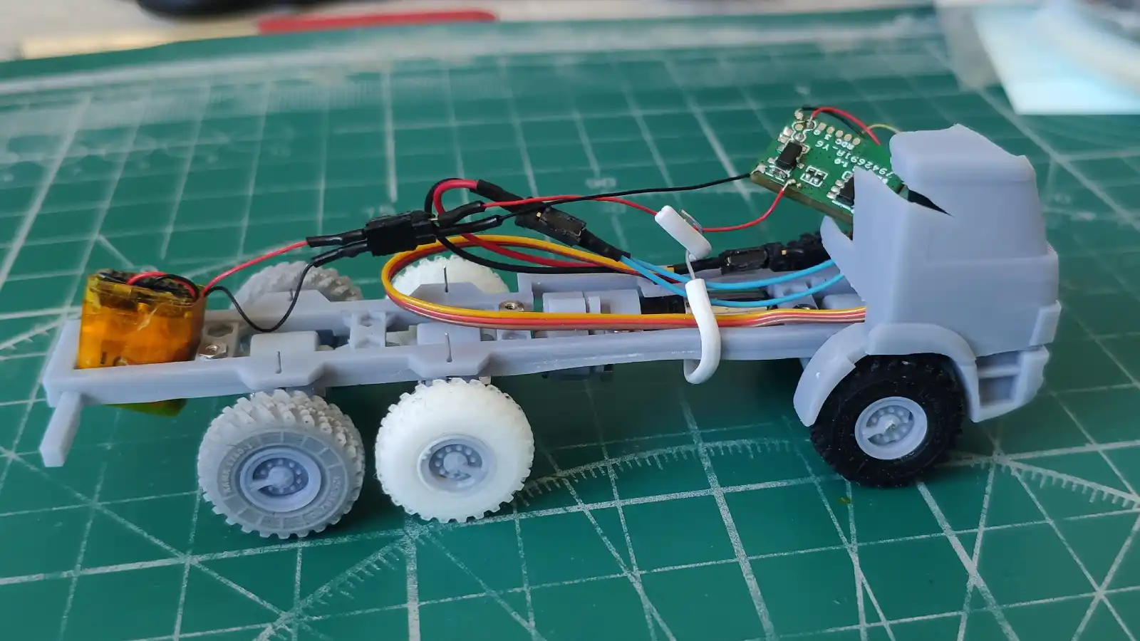 RC Offroad truck in 1/87 scale [WIP]